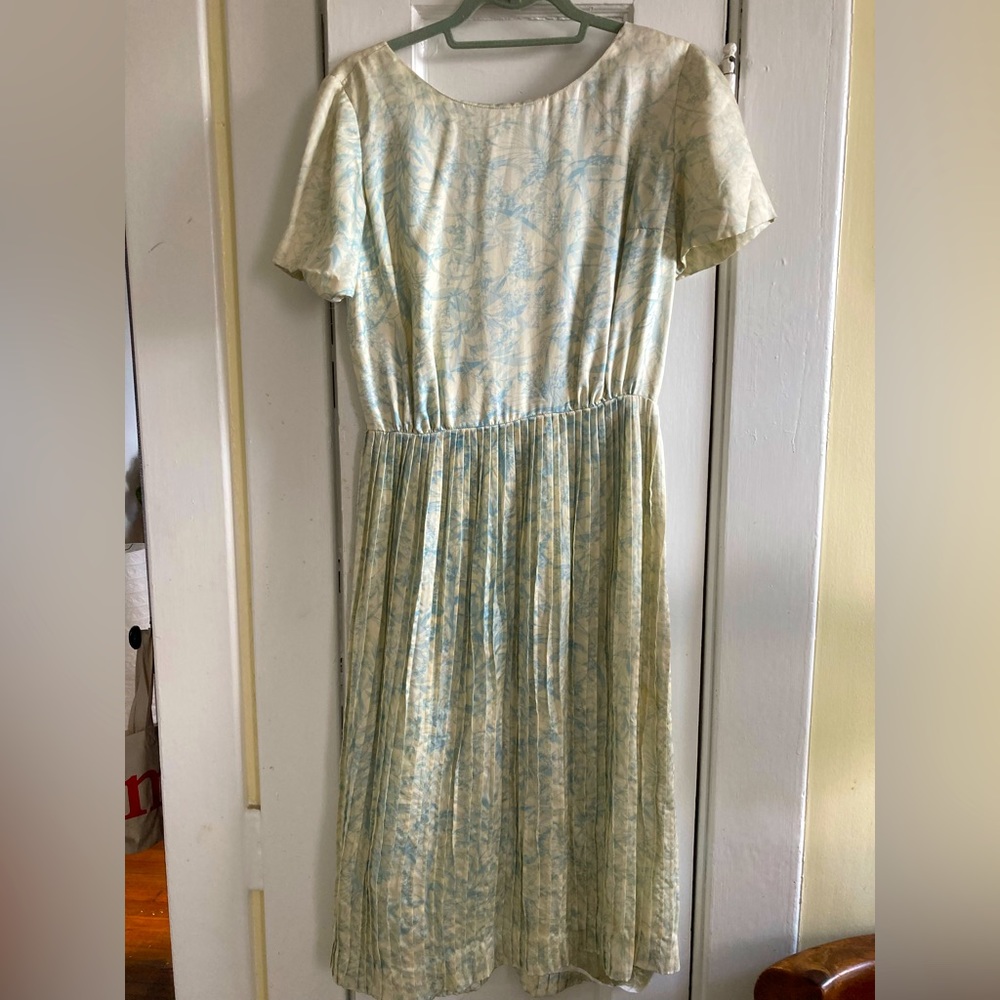 Vintage Silk Peck & peck pleated dress